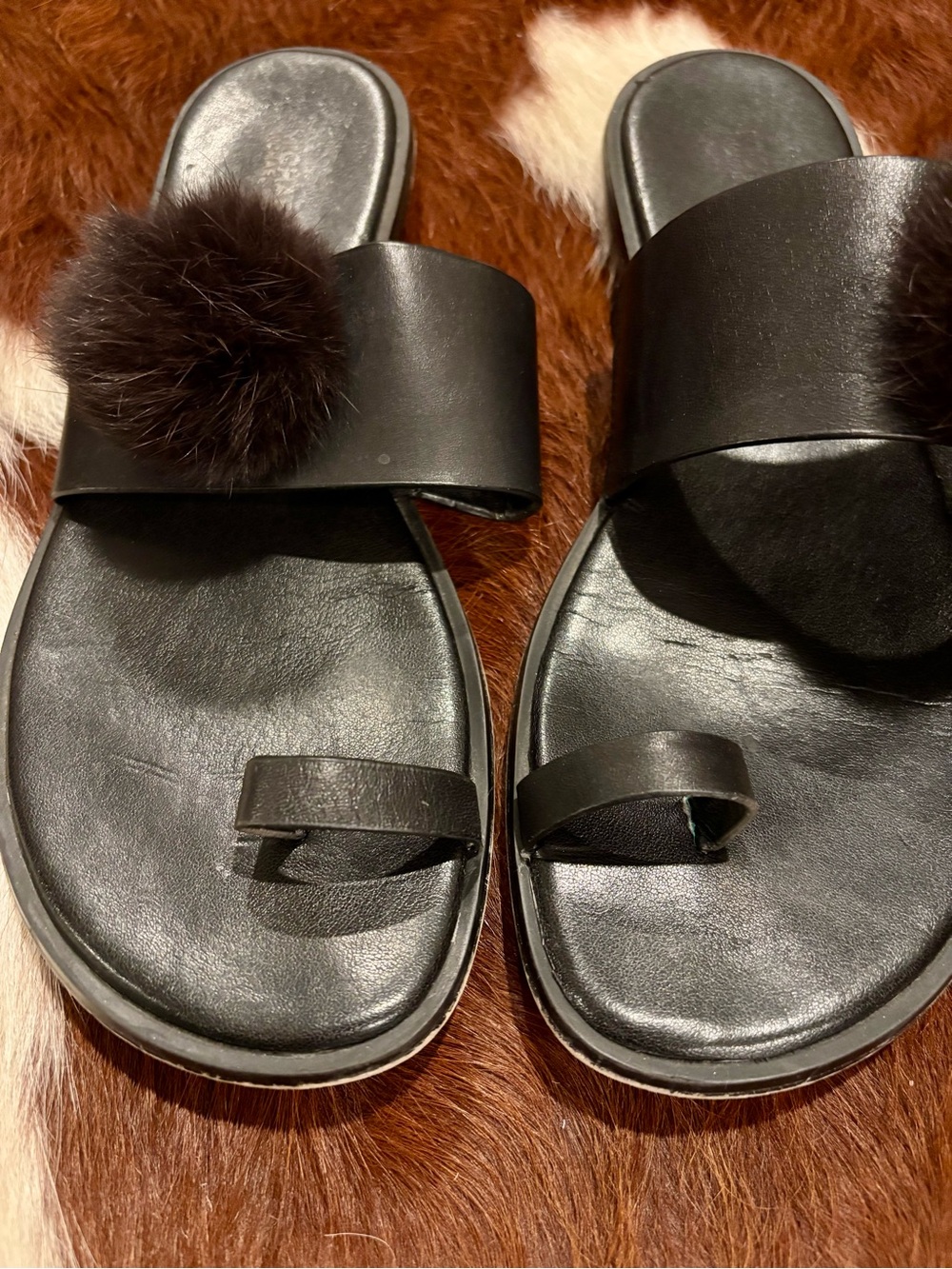 Michael Kors Brown Real Fur Pom Pom Toe Ring Slide Sandals - Picture 3 of 4